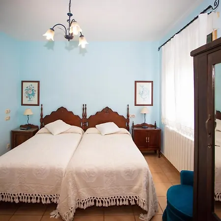 别墅 Sleeps 18 With Pool And Wifi