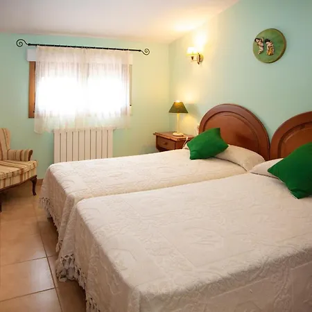 Sleeps 18 With Pool And Wifi *