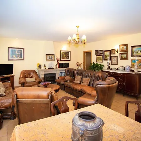 Sleeps 18 With Pool And Wifi * Codeseda